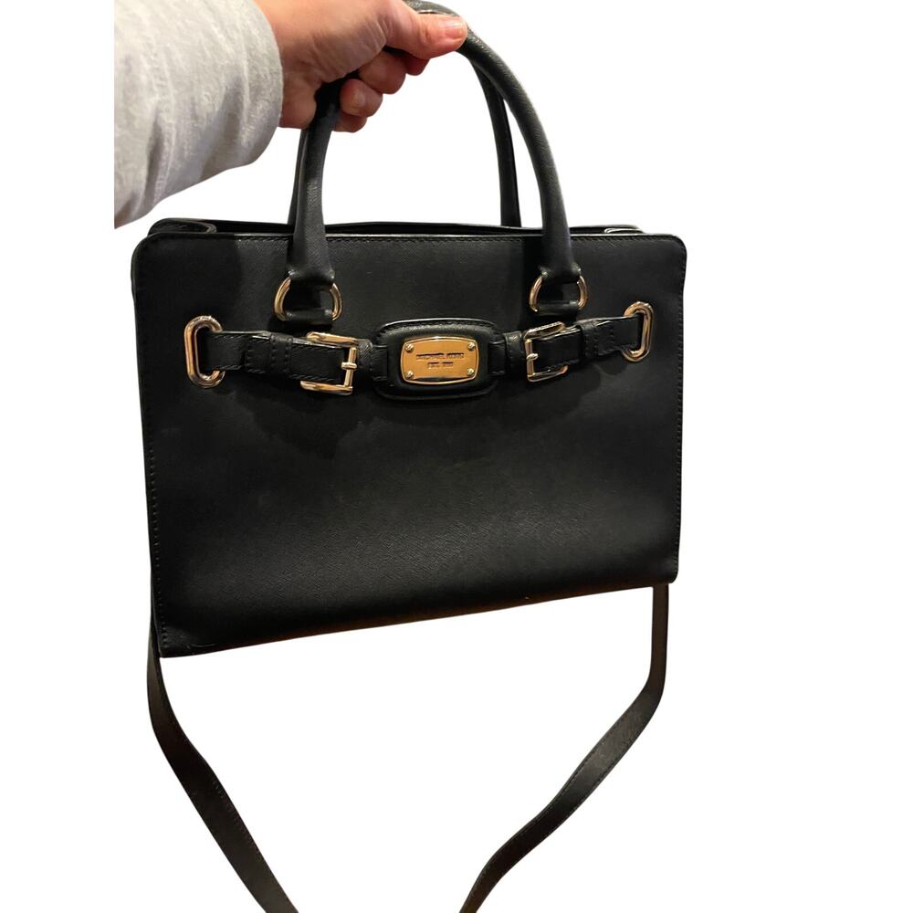 Michael Kors Hamilton Medium
Leather EW Satchel